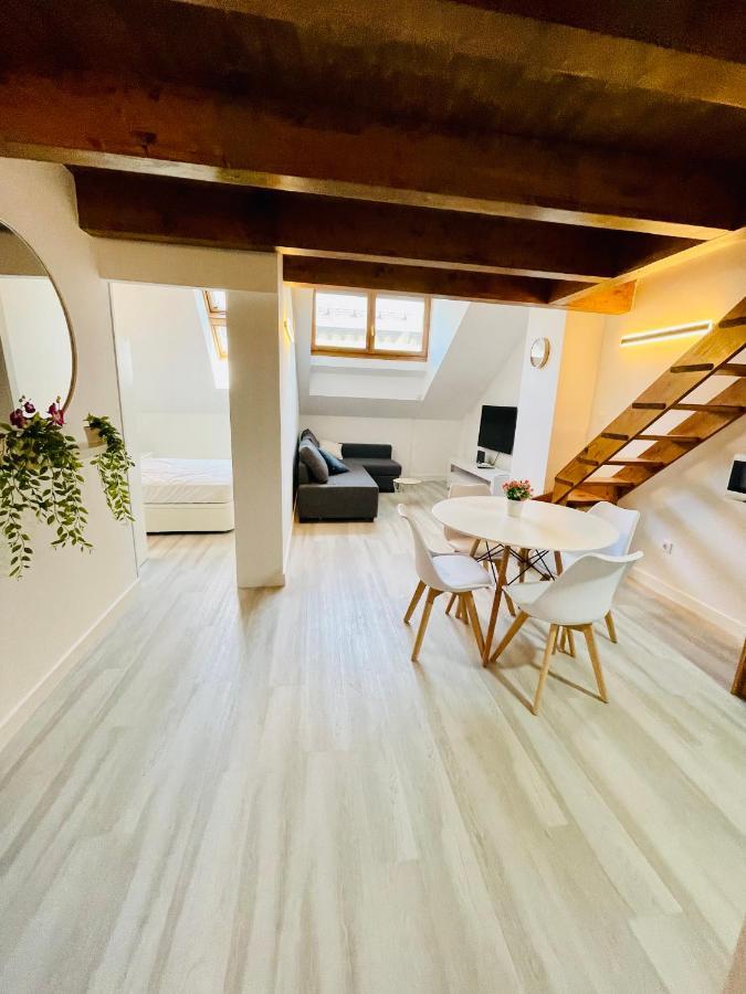 El Atico Nuevo En El Centro Con Ascensor, Garaje, Aire Acondicionado Y Wifi Appartement Biescas  Buitenkant foto