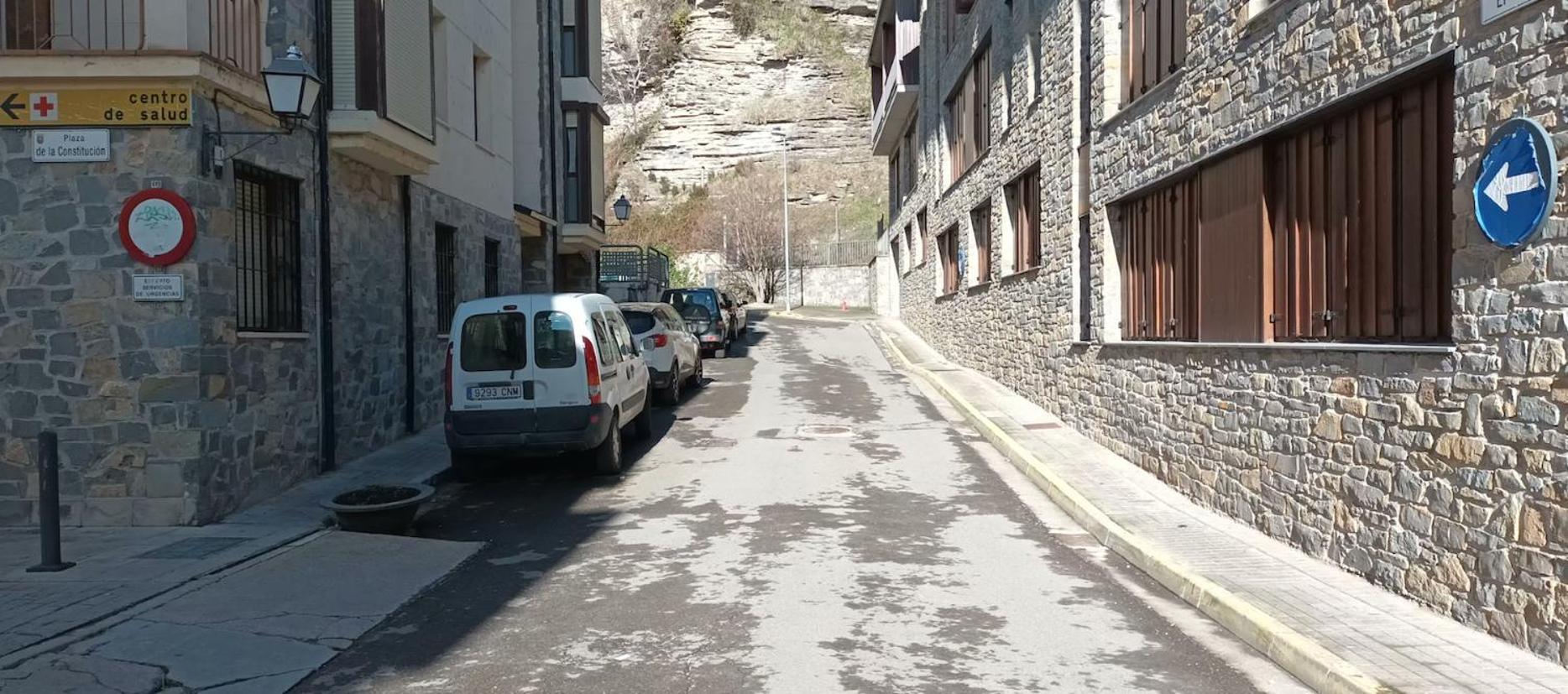 El Atico Nuevo En El Centro Con Ascensor, Garaje, Aire Acondicionado Y Wifi Appartement Biescas  Buitenkant foto