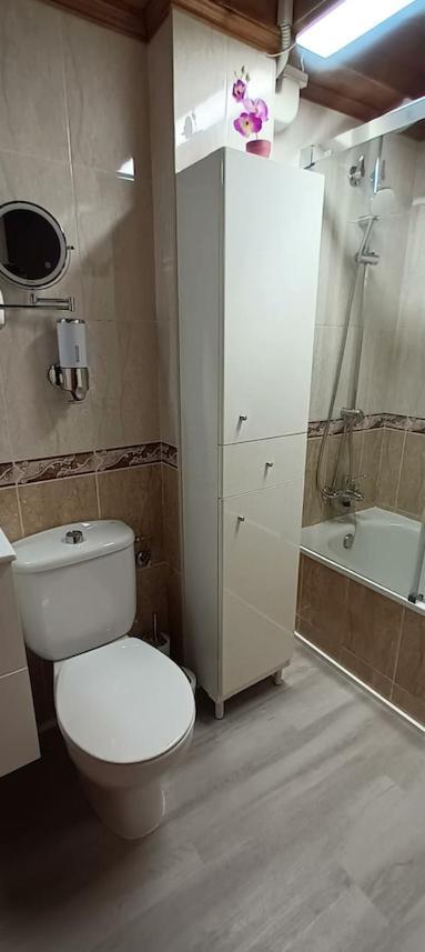 El Atico Nuevo En El Centro Con Ascensor, Garaje, Aire Acondicionado Y Wifi Appartement Biescas  Buitenkant foto